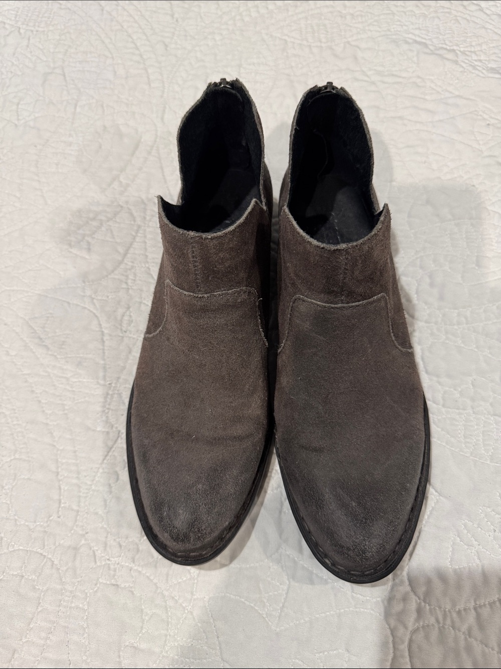 Women’s Suede Slip-On Ankle Shoes in Dark Gray